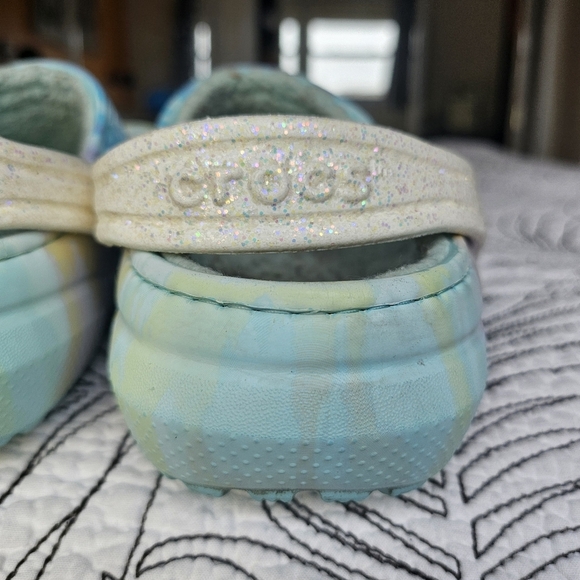VGUC Crocs Pastel Cloud Clog Fleece Lined Girls 13 Multicolor - Picture 11 of 16